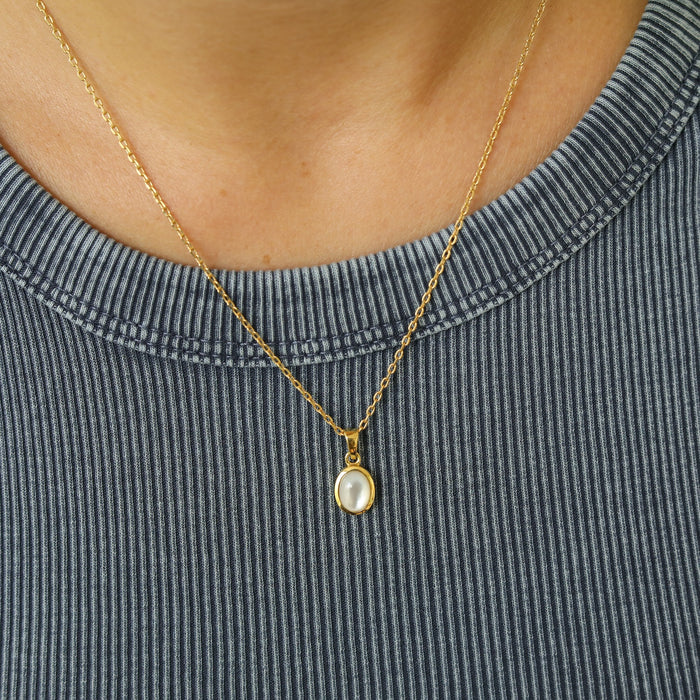 Teardrop Pendant Necklace